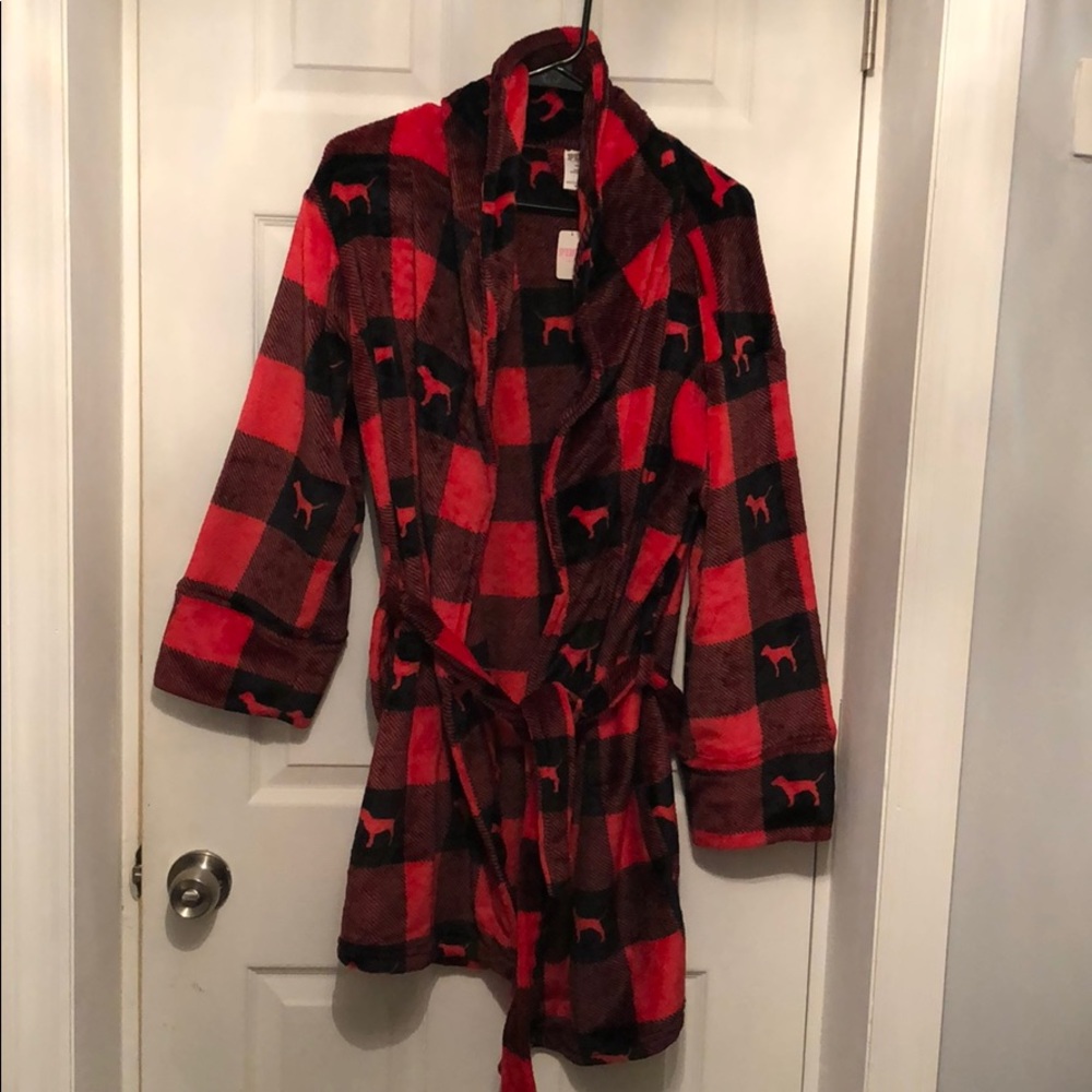 Pink robe/sleepwear